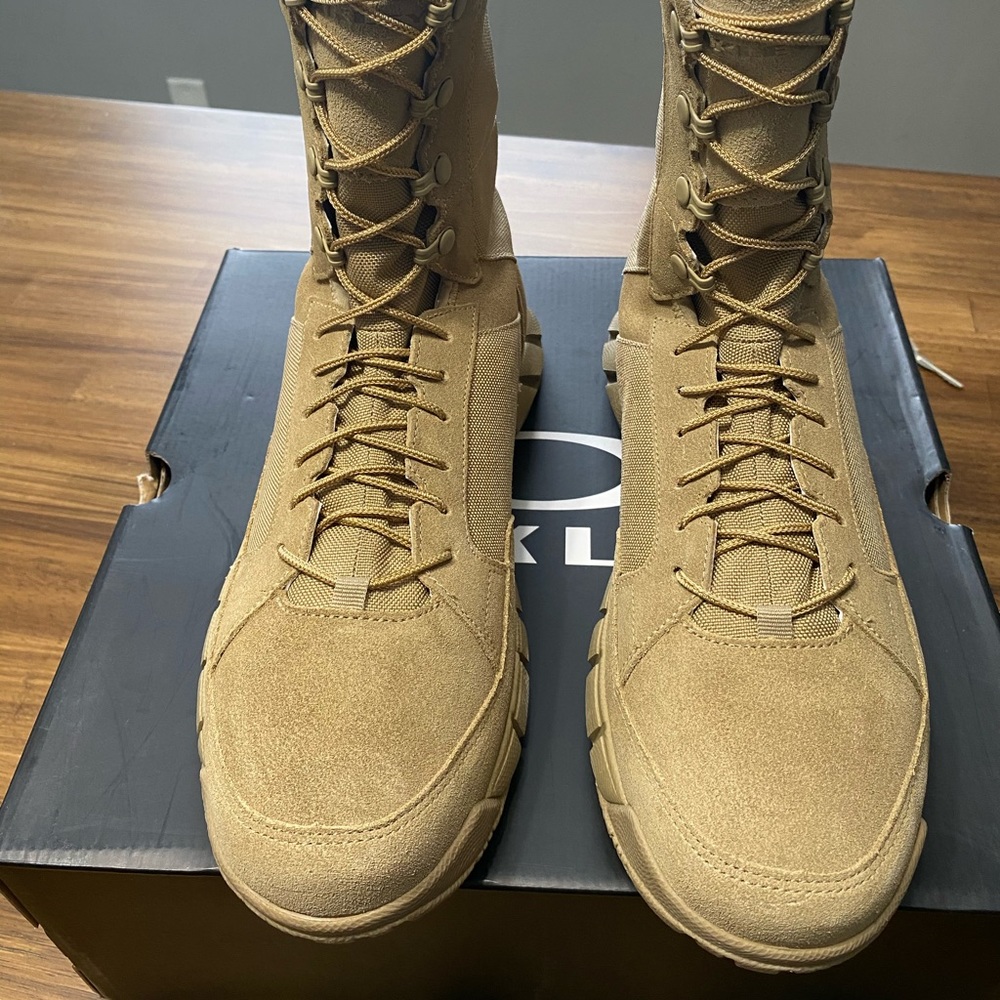 Oakley light Assault boots